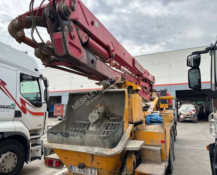 Mercedes SK 2435 K - Betonpumpa: 2 kép. Mercedes SK 2435 K - Betonpumpa: 2 kép.