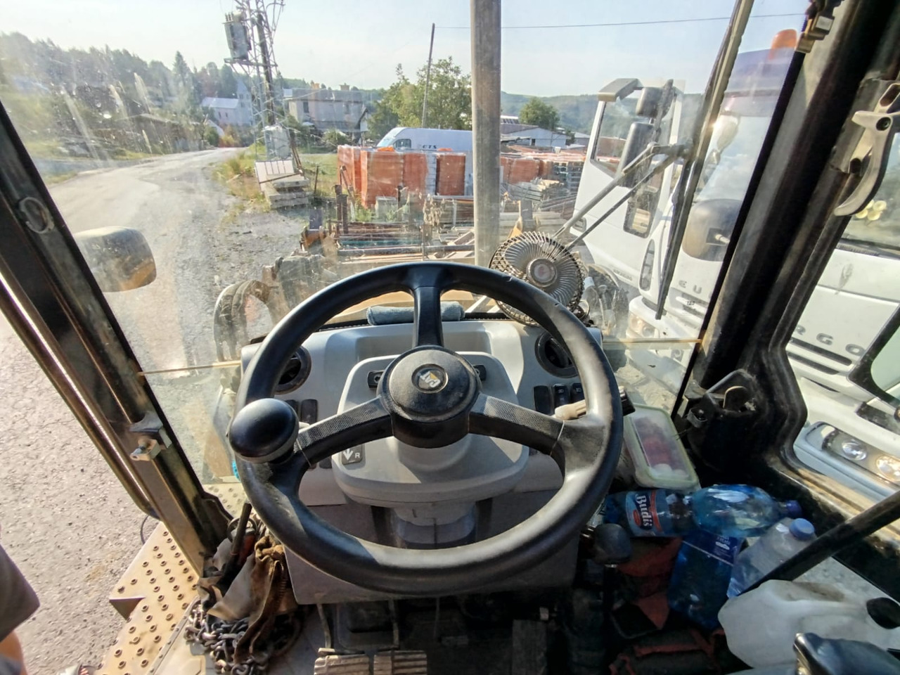 CATERPILLAR 472F2 - Kotrórakodó: 5 kép. CATERPILLAR 472F2 - Kotrórakodó: 5 kép.