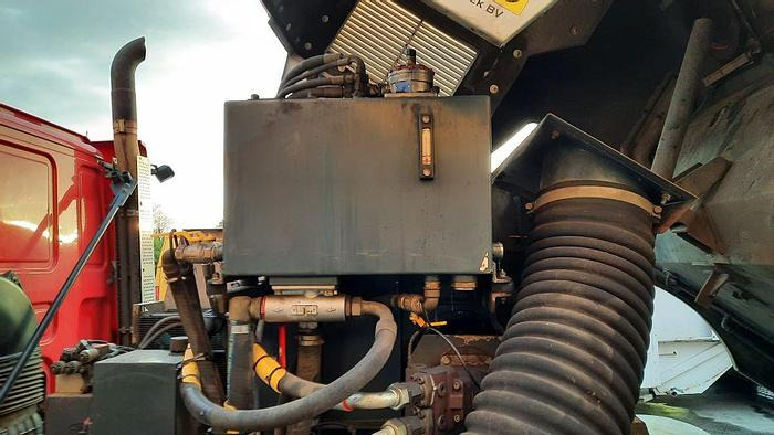 Utcaseprő gép DAF FA  CF-75: 10 kép.