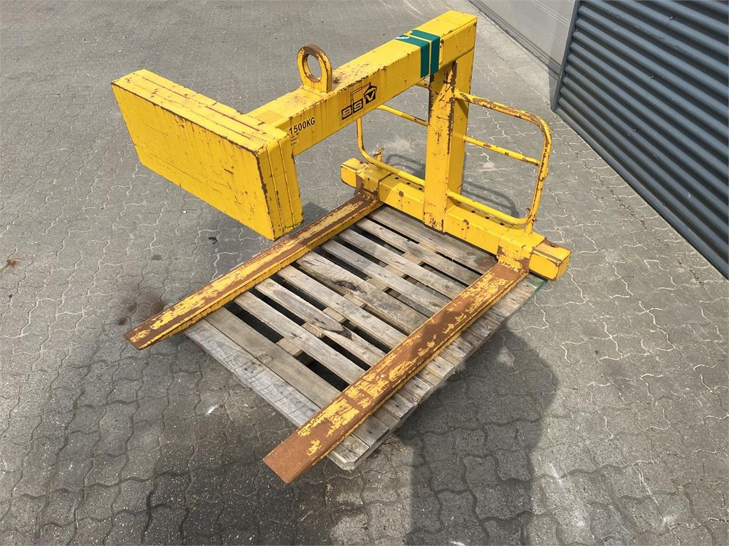 BSV 1500kg Pallegaffel - Model: PG 130-1.5 SB - Raklapvilla: 4 kép. BSV 1500kg Pallegaffel - Model: PG 130-1.5 SB - Raklapvilla: 4 kép.