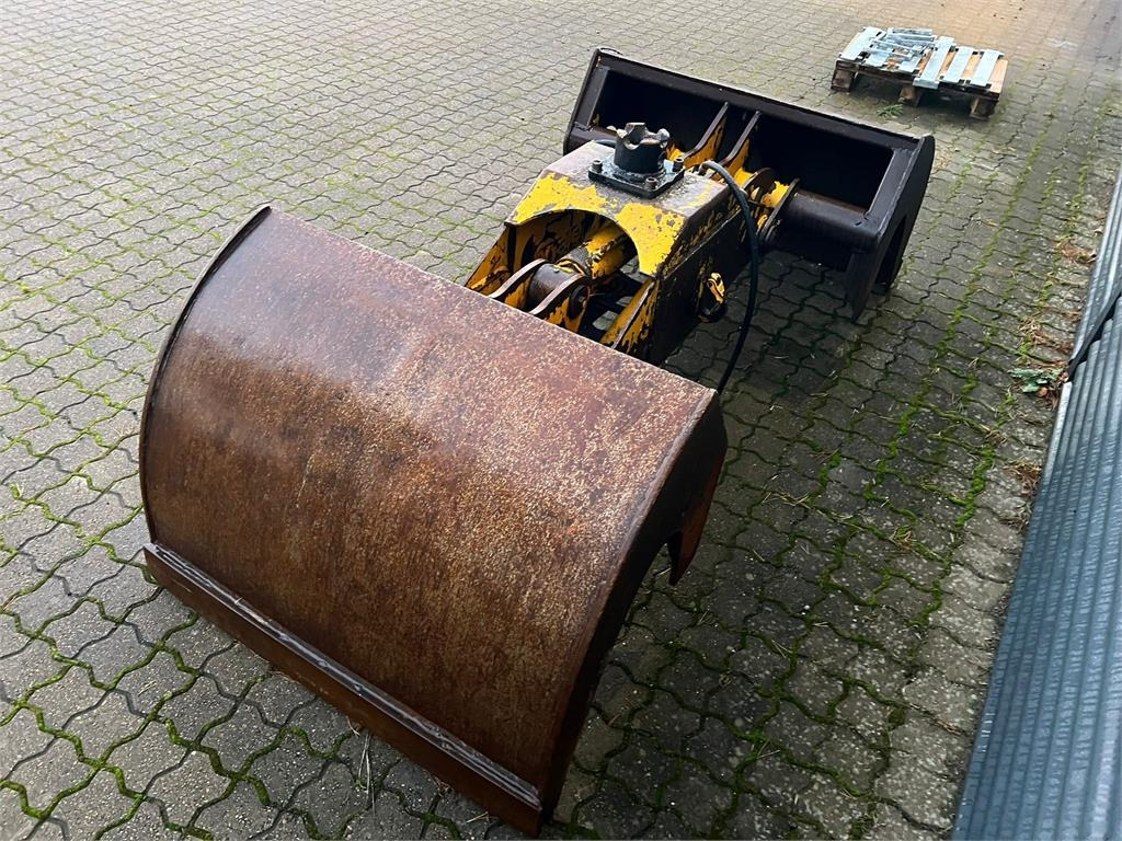 BSV 700 ltr grab - Csipegető kanál: 5 kép. BSV 700 ltr grab - Csipegető kanál: 5 kép.