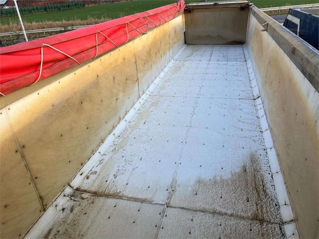 CMT 36m3 alu kasse - aut presenning - Félpótkocsi billenőplatós: 4 kép. CMT 36m3 alu kasse - aut presenning - Félpótkocsi billenőplatós: 4 kép.