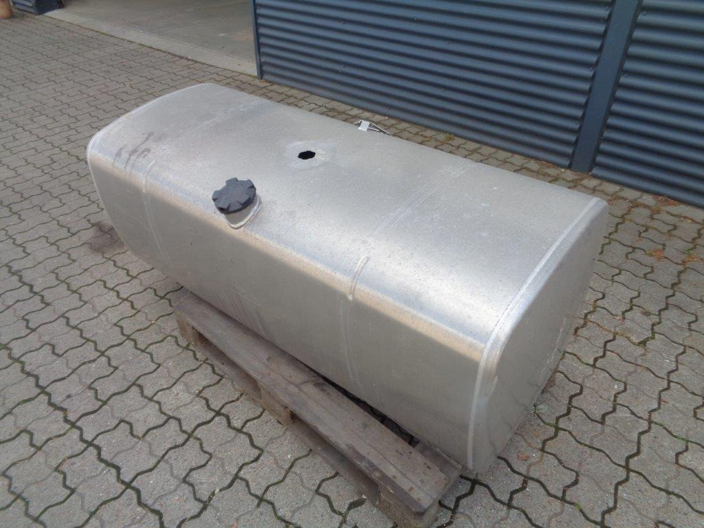 DAF 620 ltr dieseltank - Üzemanyag tartály - Teherautó: 2 kép. DAF 620 ltr dieseltank - Üzemanyag tartály - Teherautó: 2 kép.