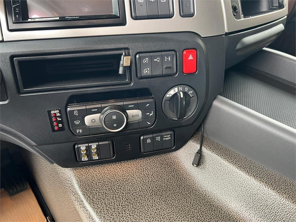 Konténerszállító DAF CF 430 6x2*4 FAN: 20 kép.