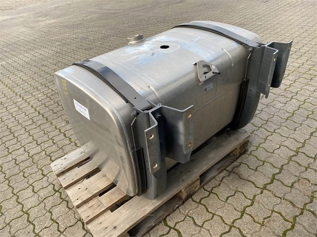 DAF Dieseltank 450 ltr - Üzemanyag tartály - Teherautó: 3 kép. DAF Dieseltank 450 ltr - Üzemanyag tartály - Teherautó: 3 kép.
