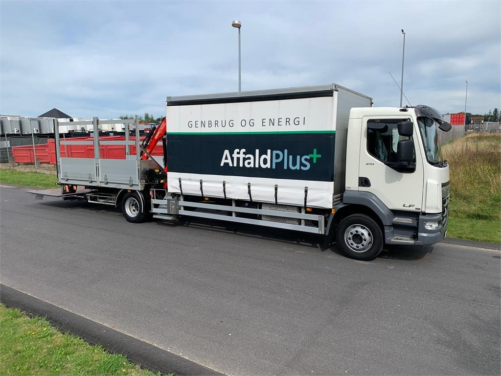 DAF LF210 4x2 FA - Darus autó: 2 kép. DAF LF210 4x2 FA - Darus autó: 2 kép.