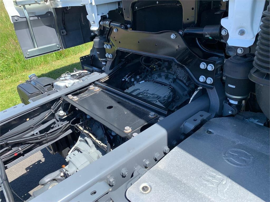 DAF XF 430 FAW 8x4*4 Tridem - Konténerszállító: 5 kép. DAF XF 430 FAW 8x4*4 Tridem - Konténerszállító: 5 kép.