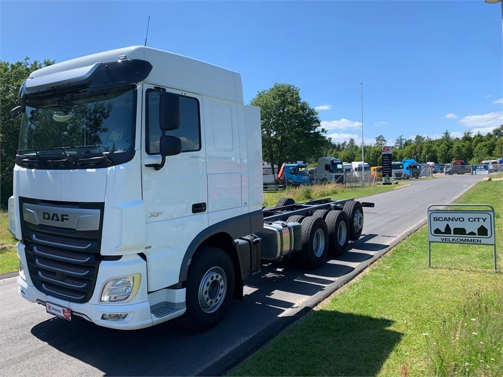 DAF XF 430 FAW 8x4*4 Tridem - Alvaz teherautó: 1 kép. DAF XF 430 FAW 8x4*4 Tridem - Alvaz teherautó: 1 kép.