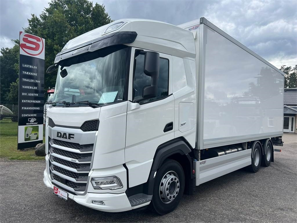 DAF XF480 FAS 6x2 - Dobozos felépítményű teherautó: 1 kép. DAF XF480 FAS 6x2 - Dobozos felépítményű teherautó: 1 kép.