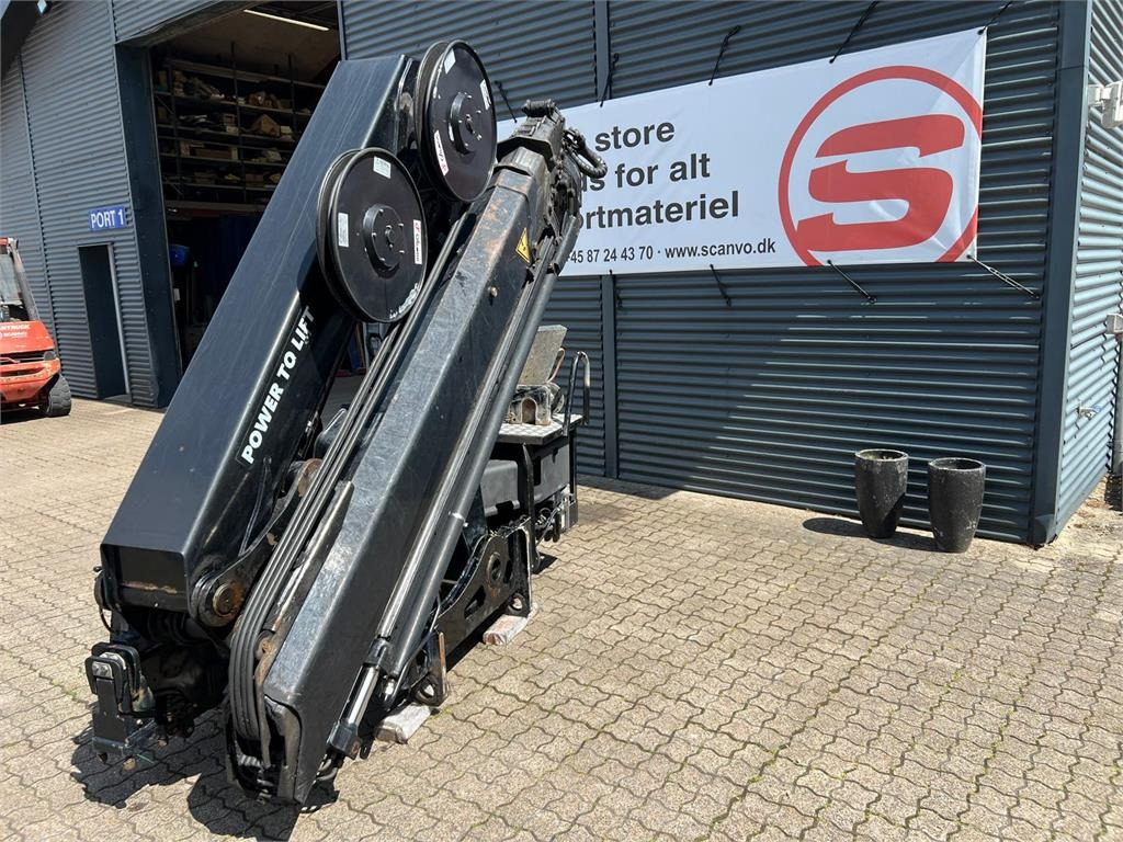 HMF 2820K5 RCS - Rakodódaru - Teherautó: 2 kép. HMF 2820K5 RCS - Rakodódaru - Teherautó: 2 kép.