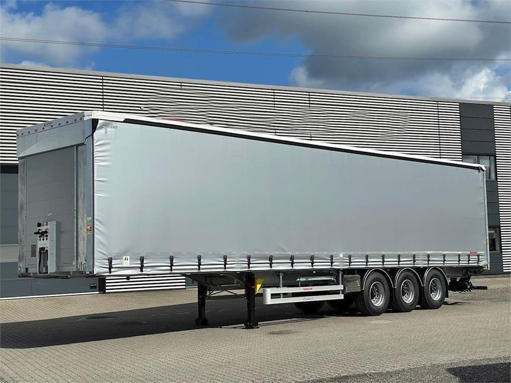 Hangler 3-aks - 2500 kg Zepro lift + Hævetag - Ponyvás félpótkocsi: 3 kép. Hangler 3-aks - 2500 kg Zepro lift + Hævetag - Ponyvás félpótkocsi: 3 kép.