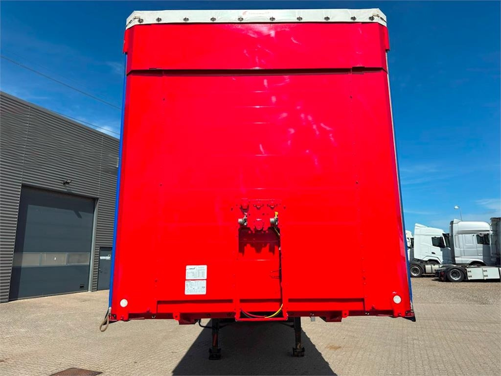 Hangler 3-aks gardintrailer hævetag + skydetag - Ponyvás félpótkocsi: 3 kép. Hangler 3-aks gardintrailer hævetag + skydetag - Ponyvás félpótkocsi: 3 kép.