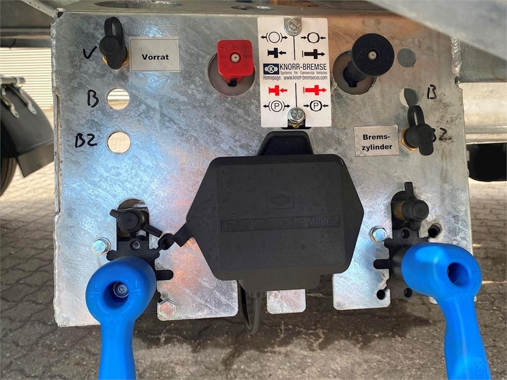 Pótkocsi mélybölcsős Hangler DTS 300 3 akslet med ramper: 6 kép.