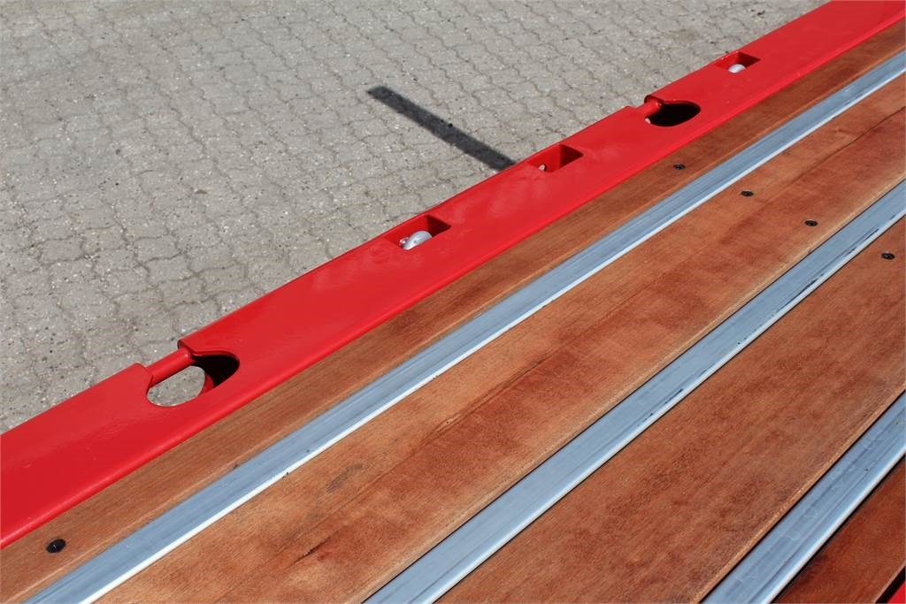 Hangler SVS 580 T 4 akslet nedbygget - Félpótkocsi mélybölcsős: 5 kép. Hangler SVS 580 T 4 akslet nedbygget - Félpótkocsi mélybölcsős: 5 kép.