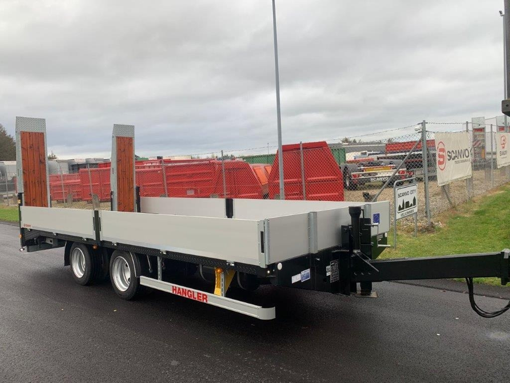 Hangler TPS-H 140 2 akslet kærre med ramper - Pótkocsi mélybölcsős: 2 kép. Hangler TPS-H 140 2 akslet kærre med ramper - Pótkocsi mélybölcsős: 2 kép.