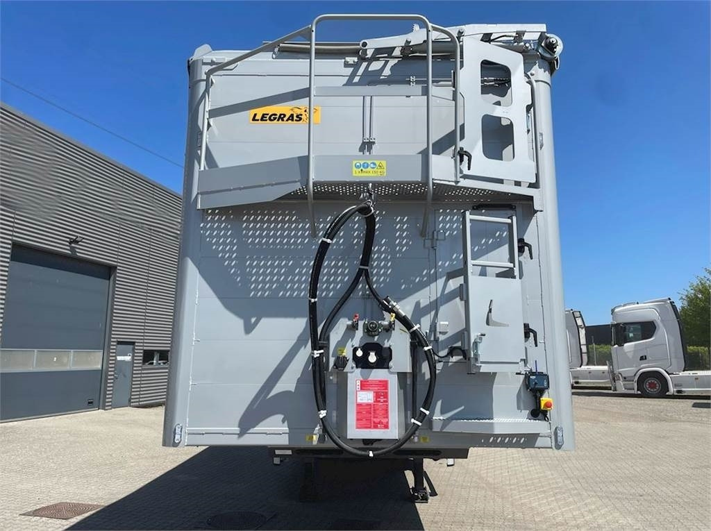 Legras 91m3 EcoTop - Félpótkocsi öönkihordós: 2 kép. Legras 91m3 EcoTop - Félpótkocsi öönkihordós: 2 kép.
