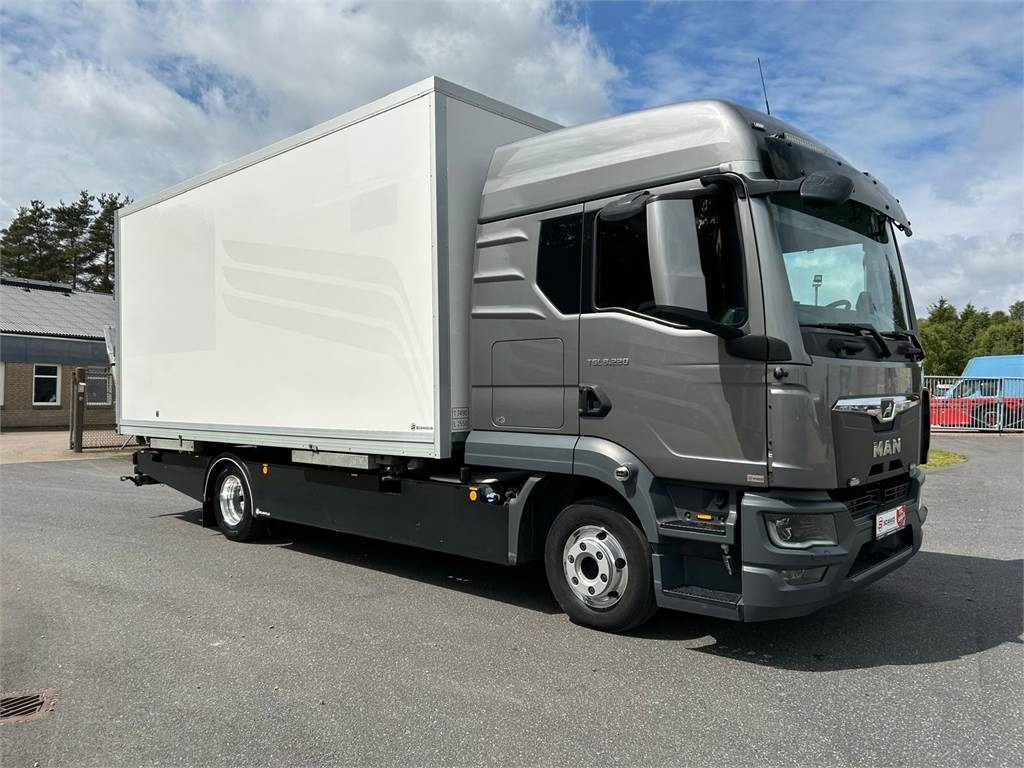 MAN TGL 8-220 4x2 BL incl. 2 stk veksellad - Cserefelépítményes teherautó: 1 kép. MAN TGL 8-220 4x2 BL incl. 2 stk veksellad - Cserefelépítményes teherautó: 1 kép.