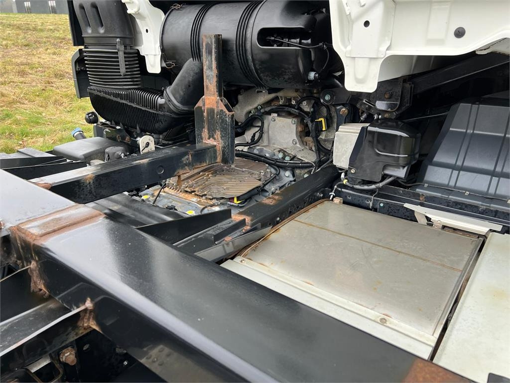 Cserefelépítményes teherautó MAN TGS 26-500 6x2-4 LL: 16 kép. Cserefelépítményes teherautó MAN TGS 26-500 6x2-4 LL: 16 kép.