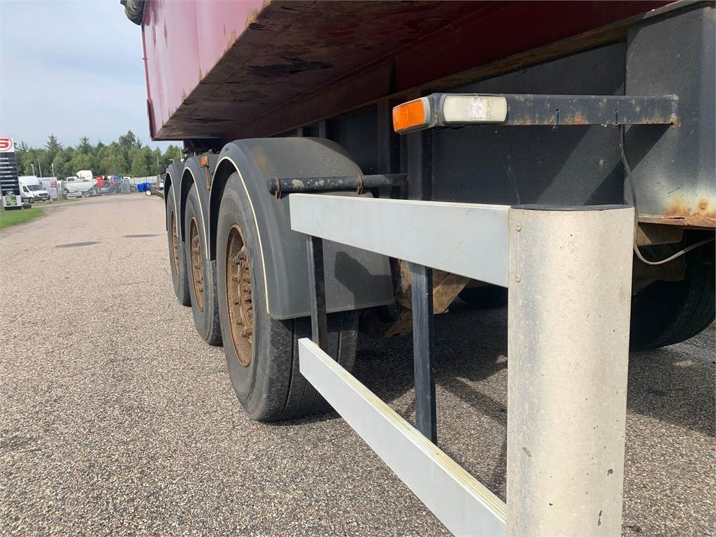 MJS 5,5 mtr isoleret tipkasse - aut bagsmæk - Pótkocsi billenőplatós: 4 kép. MJS 5,5 mtr isoleret tipkasse - aut bagsmæk - Pótkocsi billenőplatós: 4 kép.