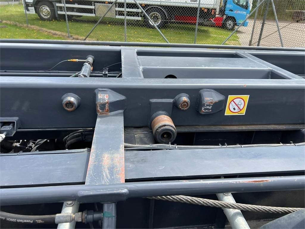 MTDK KC 300 HMF 3 vejs wirehejs - Multiliftes/ Konténerszállító pótkocsi: 4 kép. MTDK KC 300 HMF 3 vejs wirehejs - Multiliftes/ Konténerszállító pótkocsi: 4 kép.