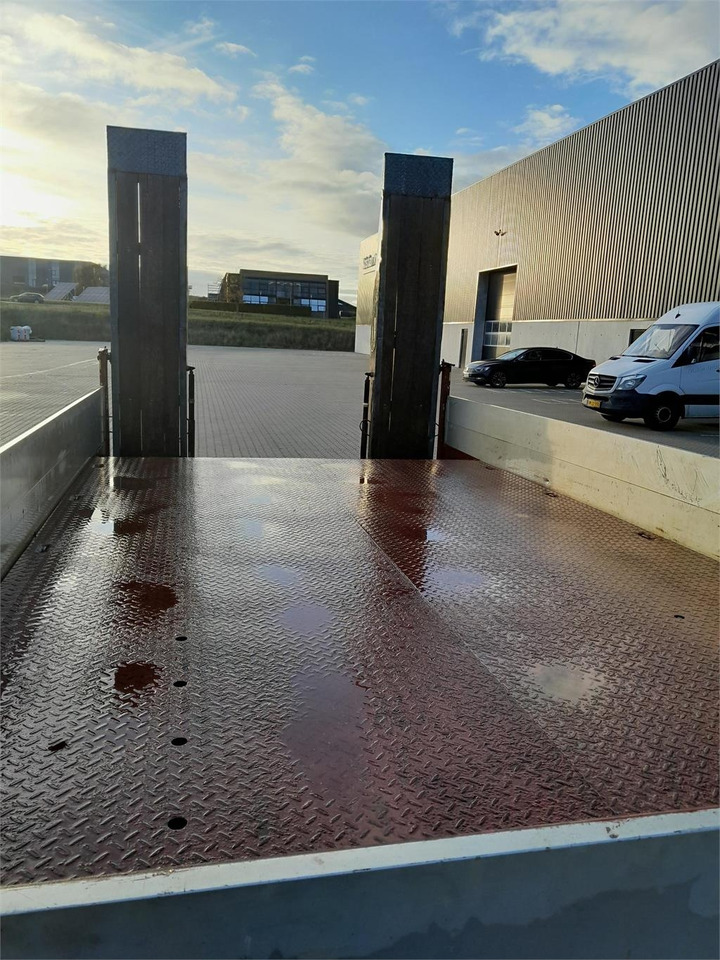 MTDK KC200 11,8 ton 5,2 mtr lad + ramper - Pótkocsi mélybölcsős: 4 kép. MTDK KC200 11,8 ton 5,2 mtr lad + ramper - Pótkocsi mélybölcsős: 4 kép.