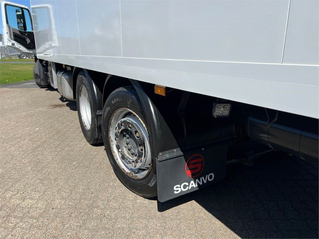 Mercedes-Benz Antos 2533 L - 24 palles - Dobozos felépítményű teherautó: 5 kép. Mercedes-Benz Antos 2533 L - 24 palles - Dobozos felépítményű teherautó: 5 kép.
