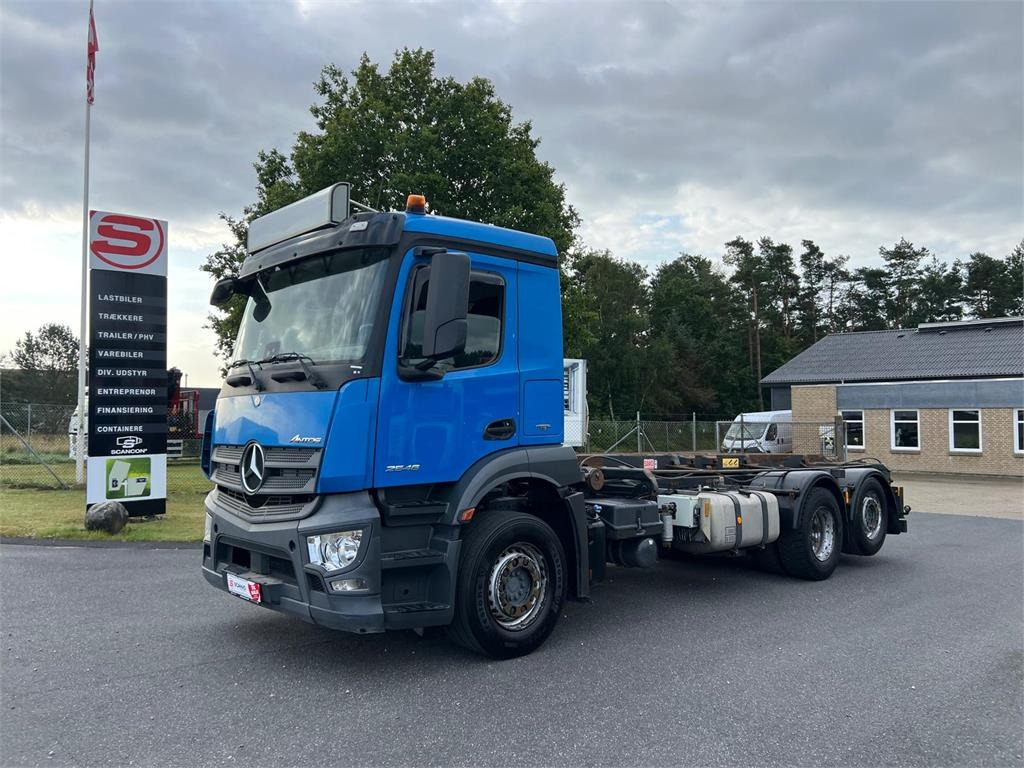Mercedes-Benz Antos 2546 L - Konténerszállító: 1 kép. Mercedes-Benz Antos 2546 L - Konténerszállító: 1 kép.