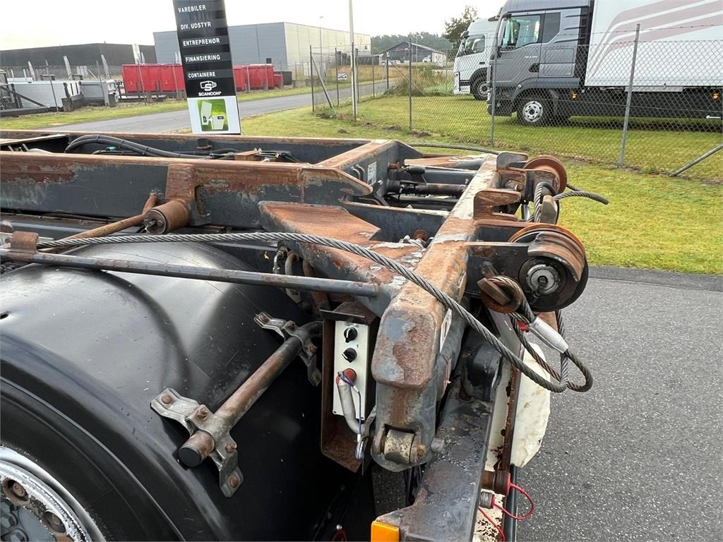 Mercedes-Benz Antos 2546 L - Konténerszállító: 5 kép. Mercedes-Benz Antos 2546 L - Konténerszállító: 5 kép.