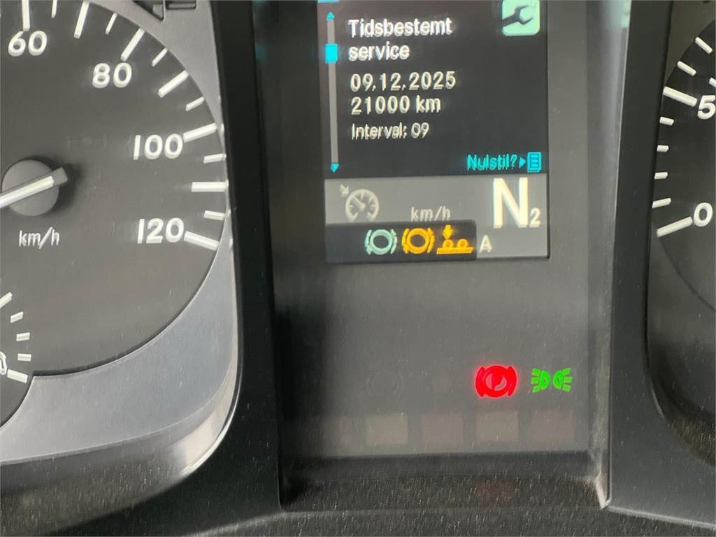Mercedes-Benz Arocs 3251 - Horgos rakodó teherautó: 5 kép. Mercedes-Benz Arocs 3251 - Horgos rakodó teherautó: 5 kép.
