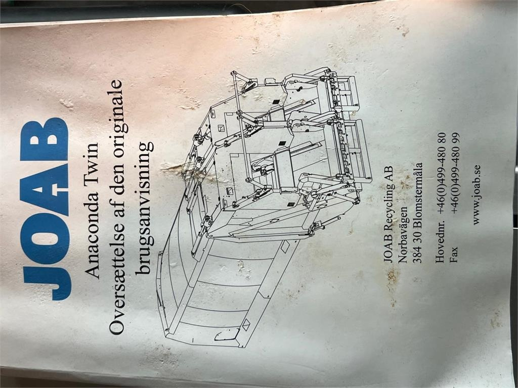 Mercedes-Benz Econic 1827 L - Szemetesautó: 2 kép. Mercedes-Benz Econic 1827 L - Szemetesautó: 2 kép.