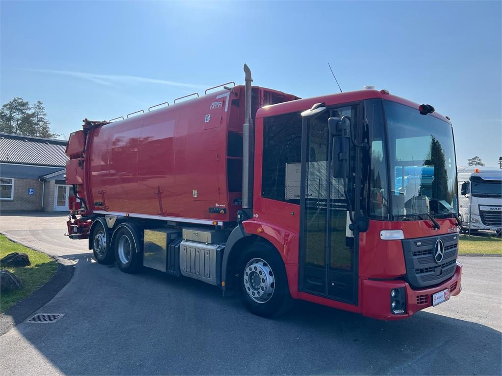 Mercedes-Benz Econic 2630L ENA 4 kammer NTM - Szemetesautó: 4 kép. Mercedes-Benz Econic 2630L ENA 4 kammer NTM - Szemetesautó: 4 kép.