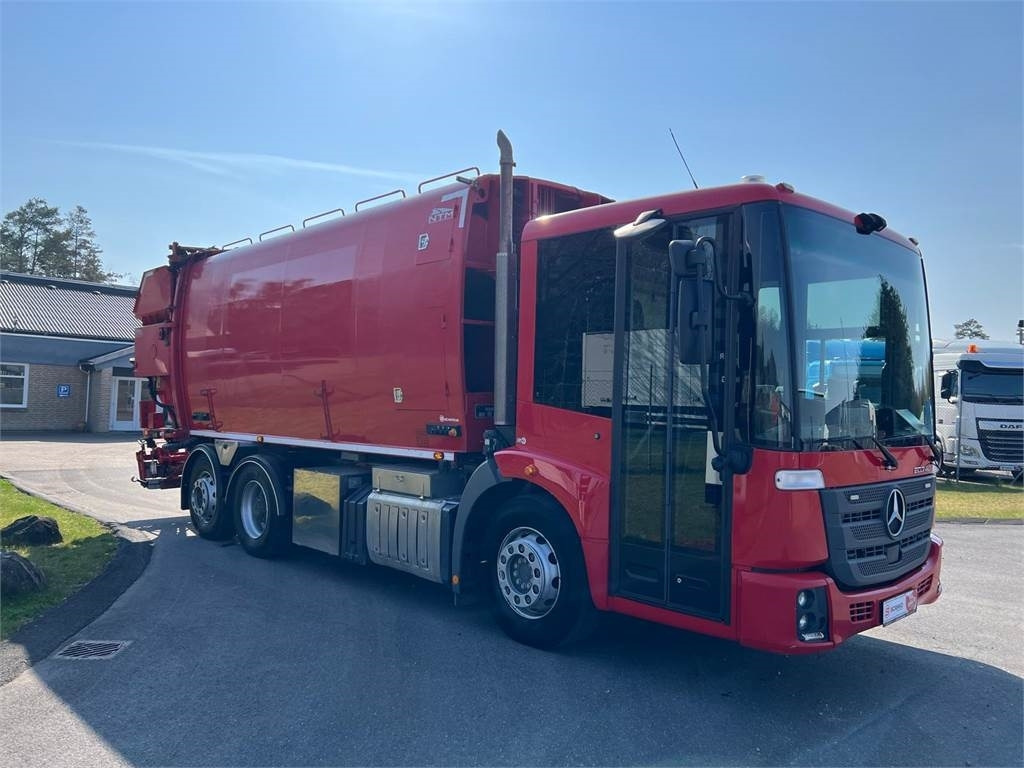 Mercedes-Benz Econic 2630L ENA 4 kammer NTM - Szemetesautó: 1 kép. Mercedes-Benz Econic 2630L ENA 4 kammer NTM - Szemetesautó: 1 kép.