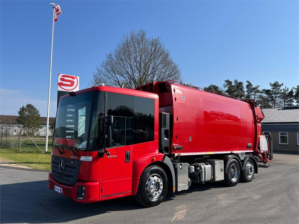 Mercedes-Benz Econic 2630L ENA 4 kammer NTM - Szemetesautó: 2 kép. Mercedes-Benz Econic 2630L ENA 4 kammer NTM - Szemetesautó: 2 kép.