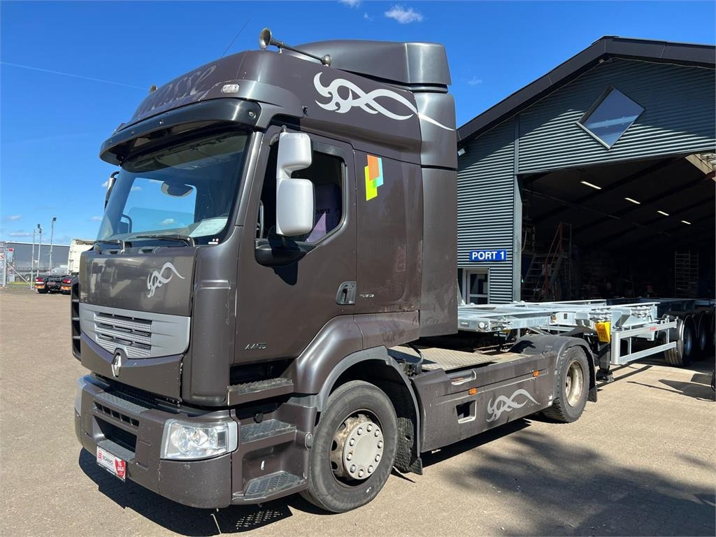 Renault Premium 440 DXI - Nyergesvontató: 2 kép. Renault Premium 440 DXI - Nyergesvontató: 2 kép.