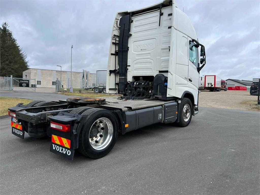 Volvo FH500 4x2 x-low mega - Nyergesvontató: 4 kép. Volvo FH500 4x2 x-low mega - Nyergesvontató: 4 kép.