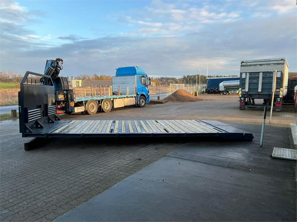 Platós felépítmény Scancon MLX6000R - special lav kantramme: 13 kép. Platós felépítmény Scancon MLX6000R - special lav kantramme: 13 kép.