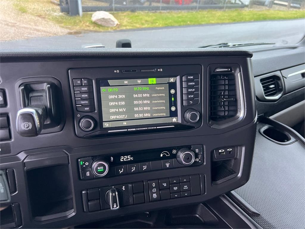 Scania P280 B 4x2 NB - Ponyvás teherautó: 5 kép. Scania P280 B 4x2 NB - Ponyvás teherautó: 5 kép.