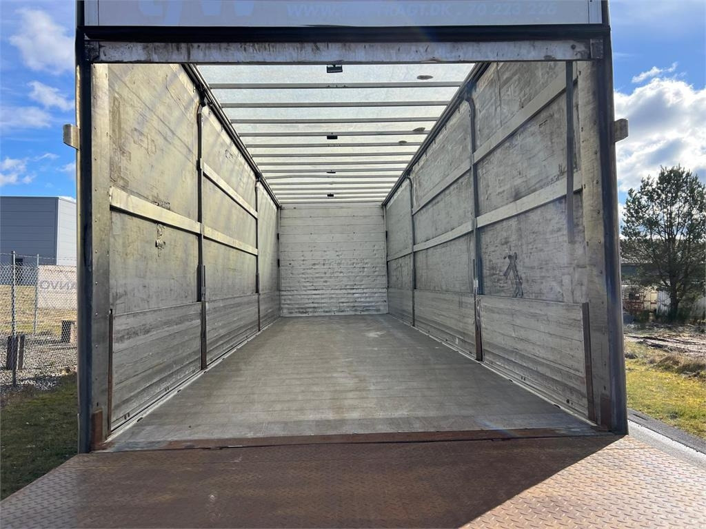 Scania P280 LB 6x2*4 MLB - 24 pallets - Ponyvás teherautó: 5 kép. Scania P280 LB 6x2*4 MLB - 24 pallets - Ponyvás teherautó: 5 kép.