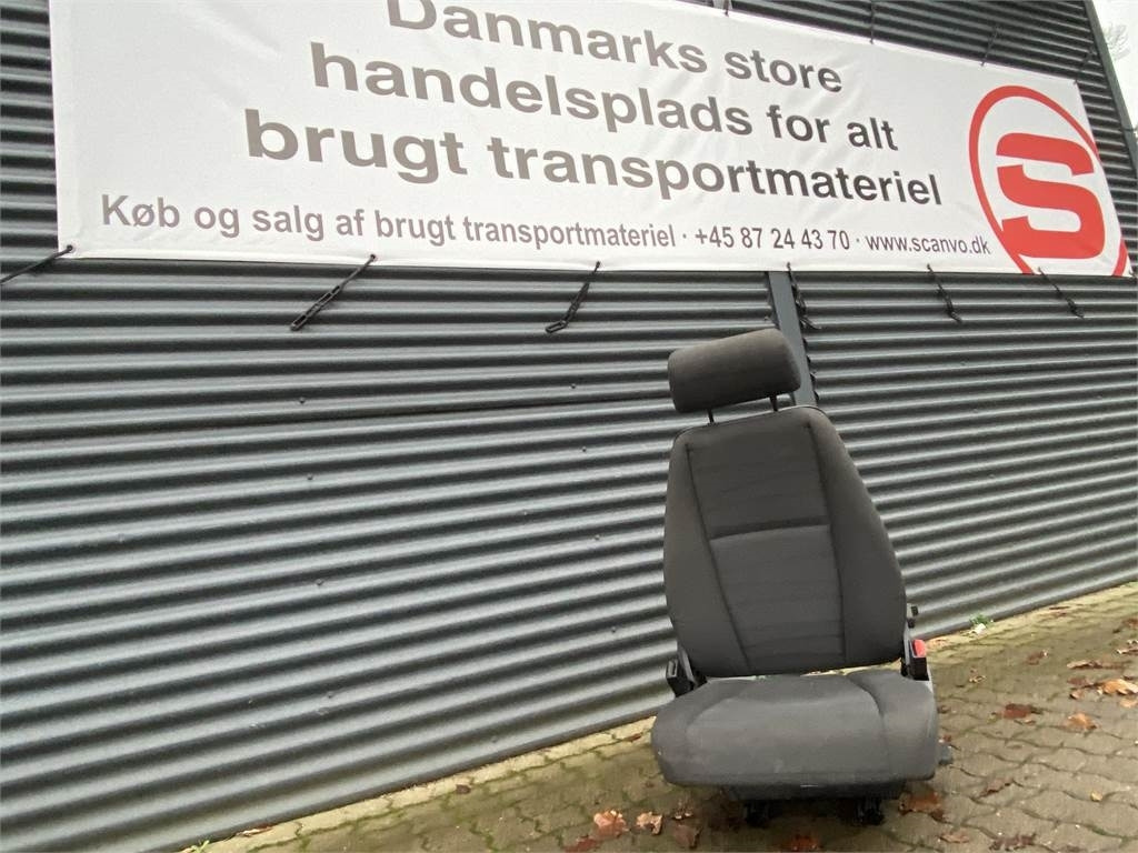 Scania Passagersæde (Klapsæde) - Fülke - Teherautó: 1 kép. Scania Passagersæde (Klapsæde) - Fülke - Teherautó: 1 kép.