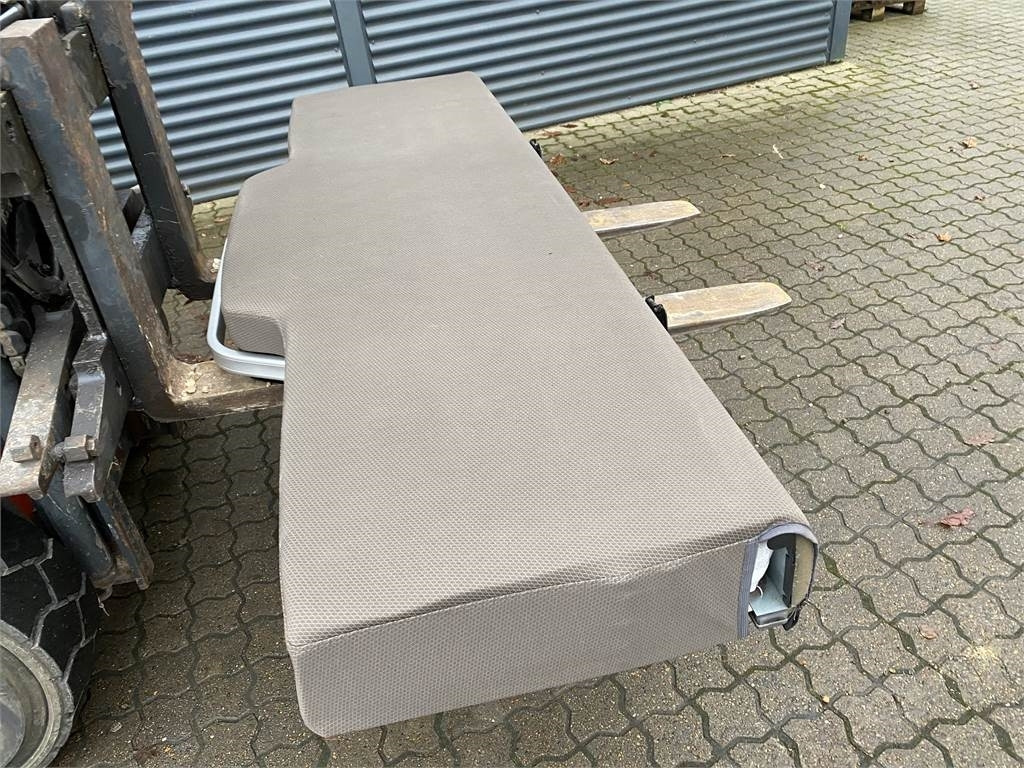Scania Underkøje (L 2020 x B 580mm) - Fülke - Teherautó: 2 kép. Scania Underkøje (L 2020 x B 580mm) - Fülke - Teherautó: 2 kép.