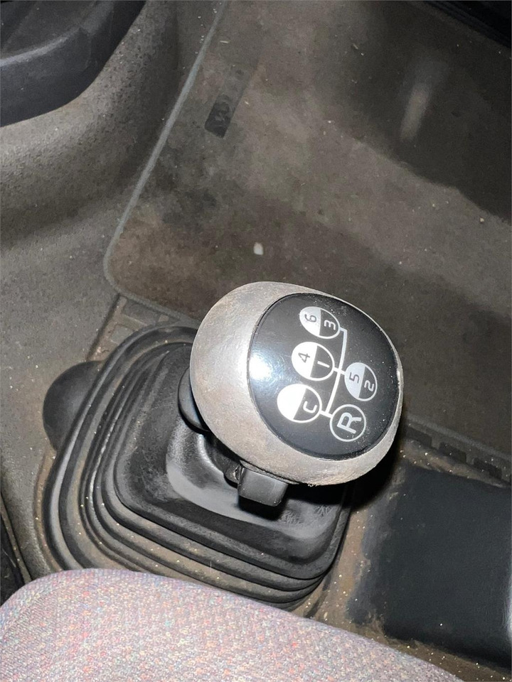 Volvo FH12-420 - Konténerszállító: 3 kép. Volvo FH12-420 - Konténerszállító: 3 kép.