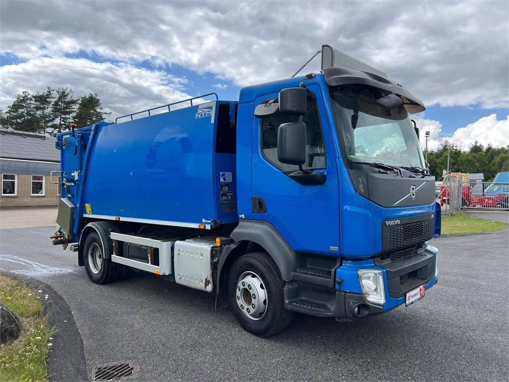 Volvo FL 240 (12 ton) NTM 9,7m3 - Szemetesautó: 2 kép. Volvo FL 240 (12 ton) NTM 9,7m3 - Szemetesautó: 2 kép.