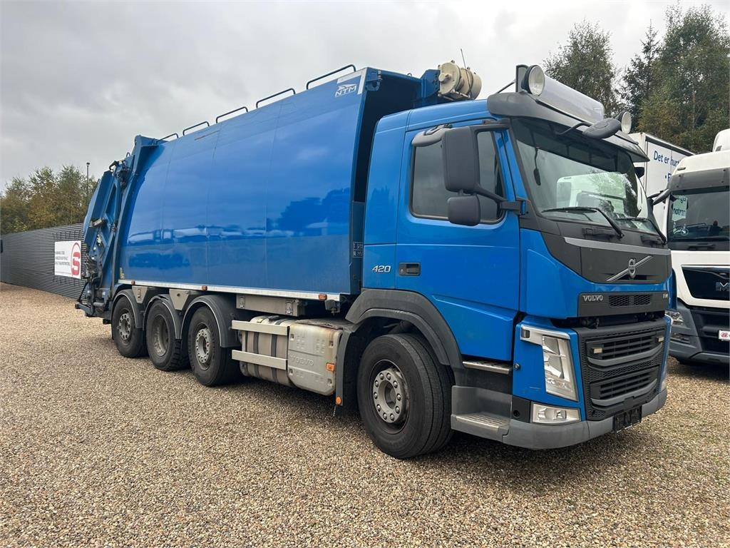 Volvo FM420 8x2*6 Trippel NTM 25m3 - Szemetesautó: 1 kép. Volvo FM420 8x2*6 Trippel NTM 25m3 - Szemetesautó: 1 kép.