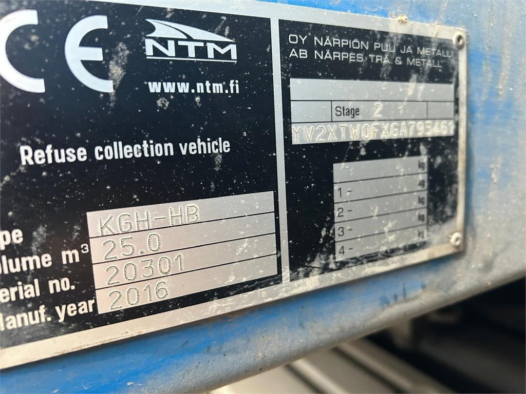Volvo FM420 8x2*6 Trippel NTM 25m3 - Szemetesautó: 2 kép. Volvo FM420 8x2*6 Trippel NTM 25m3 - Szemetesautó: 2 kép.