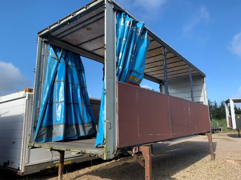 Wecon WPR 782 NVSGA 7820 mm gardin veksellad + hæve tag - Ponyvás felépítmény: 2 kép. Wecon WPR 782 NVSGA 7820 mm gardin veksellad + hæve tag - Ponyvás felépítmény: 2 kép.