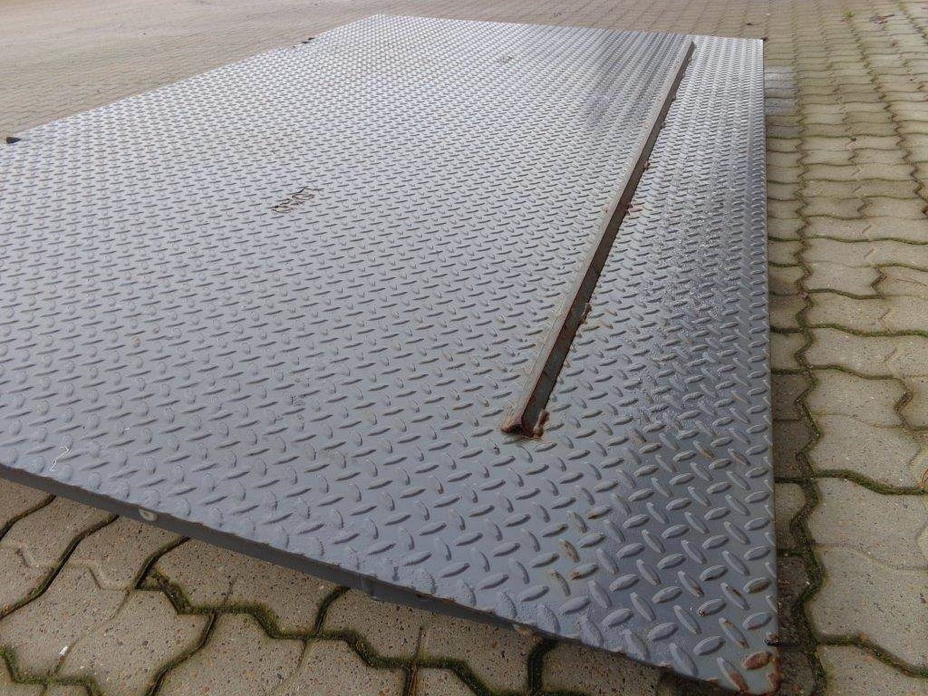 Zepro Z150-135MA liftplade - Emelőhátfal: 2 kép. Zepro Z150-135MA liftplade - Emelőhátfal: 2 kép.