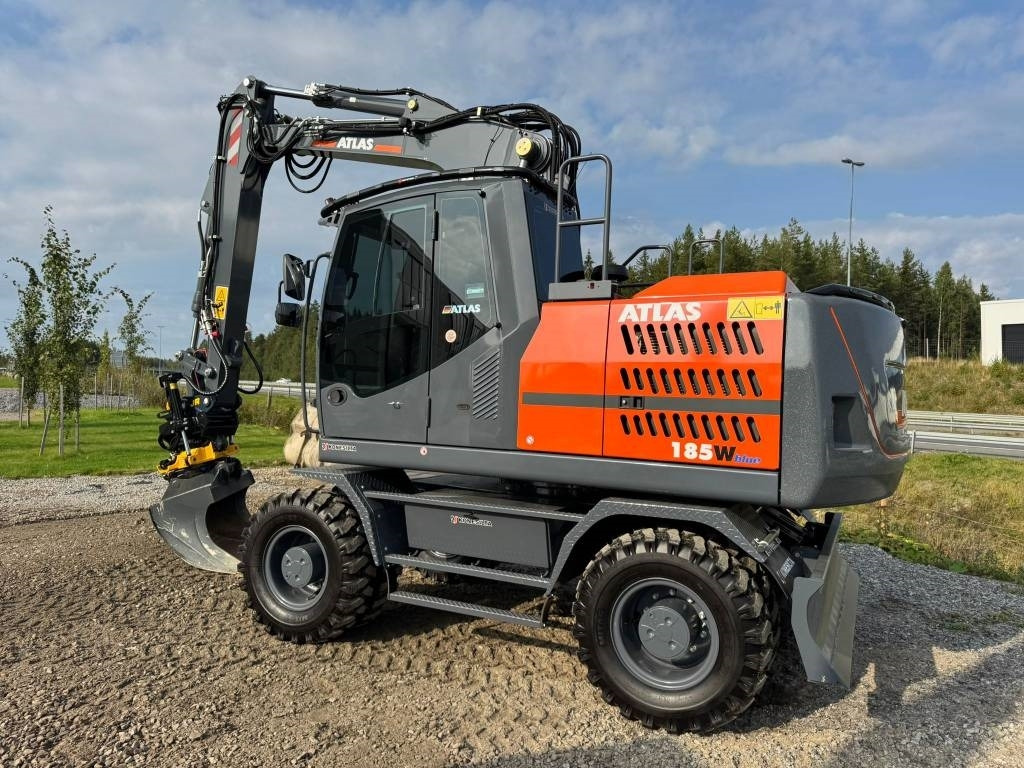 Atlas 185 W UUSI, TULE KOEAJOLLE! - Gumikerekes kotró: 2 kép. Atlas 185 W UUSI, TULE KOEAJOLLE! - Gumikerekes kotró: 2 kép.