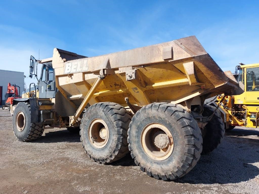 Bell B30C DUMPPERI - Csuklós dömper: 2 kép. Bell B30C DUMPPERI - Csuklós dömper: 2 kép.