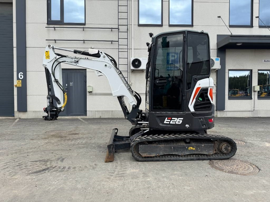 Bobcat E26 KALLISTAJALLA - Minikotró: 1 kép. Bobcat E26 KALLISTAJALLA - Minikotró: 1 kép.