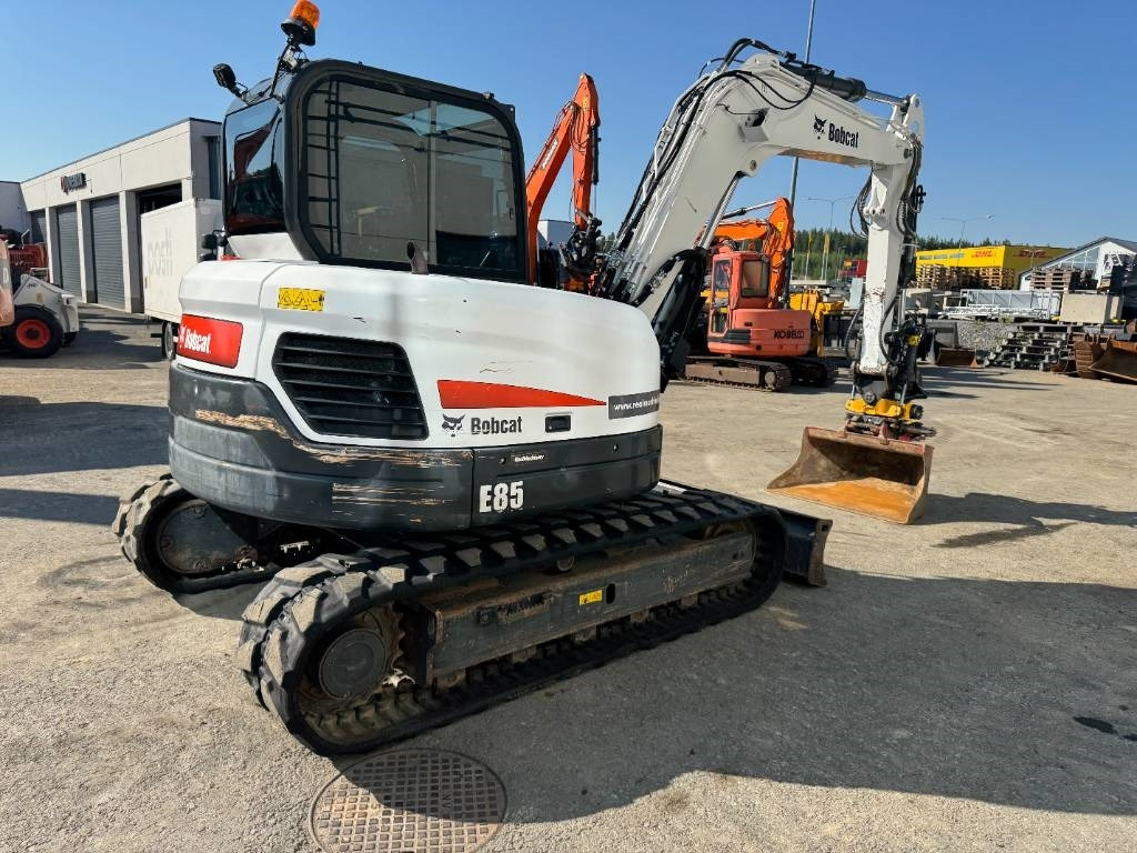 Bobcat E85 PYÖRITTÄJÄLLÄ - Minikotró: 5 kép. Bobcat E85 PYÖRITTÄJÄLLÄ - Minikotró: 5 kép.